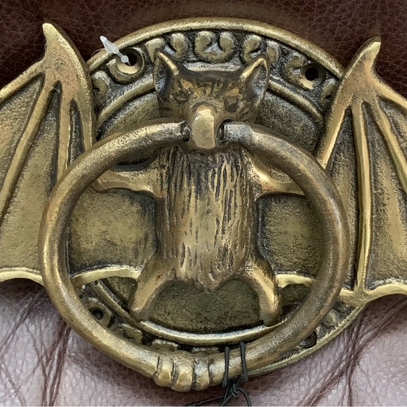 Haunted Manor Golden Bat Metal Halloween Door Knocker - Picture 3 of 8